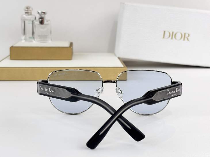 Picture of Dior Sunglasses _SKUfw76324609fw